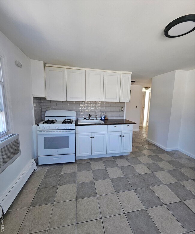 Building Photo - 196 S Franklin St