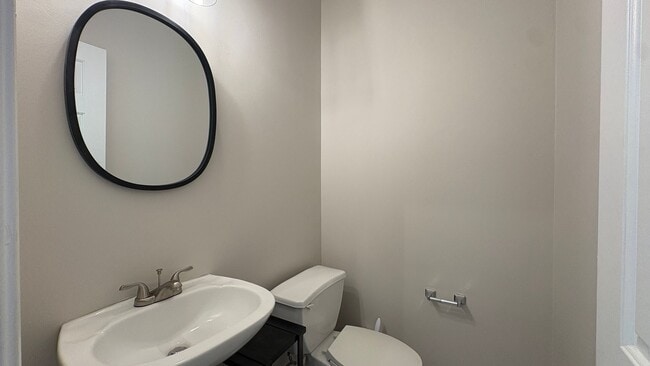 Building Photo - Beautiful and Spacious