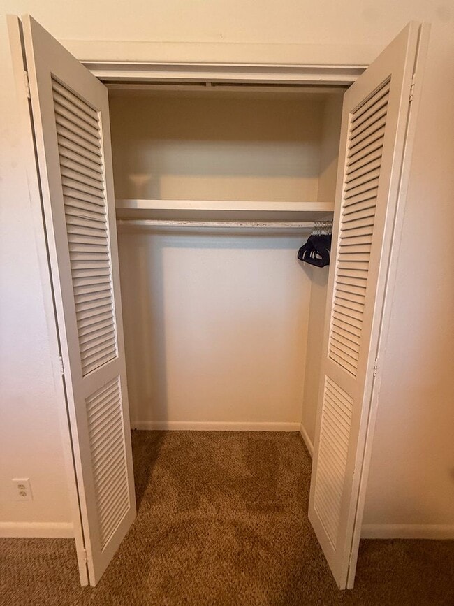 Building Photo - 227 24th St SE