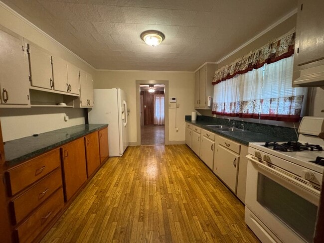 Building Photo - 529 Terrebonne St