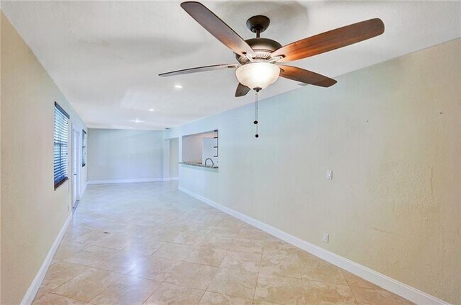 Building Photo - 5550 SW 130th Ave