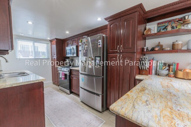Building Photo - For Rent: Modern 2-Bedroom, 2-Bath Townhou...