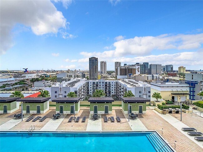 Building Photo - 1208 E Kennedy Blvd