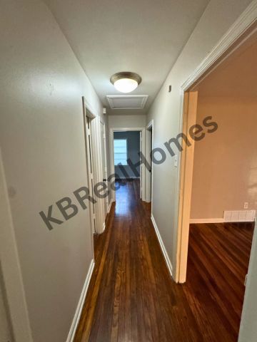 Building Photo - 1938 Gayle Ave