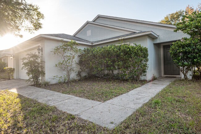 Building Photo - 3/2~Ridge Valley ~ Save with Solar!