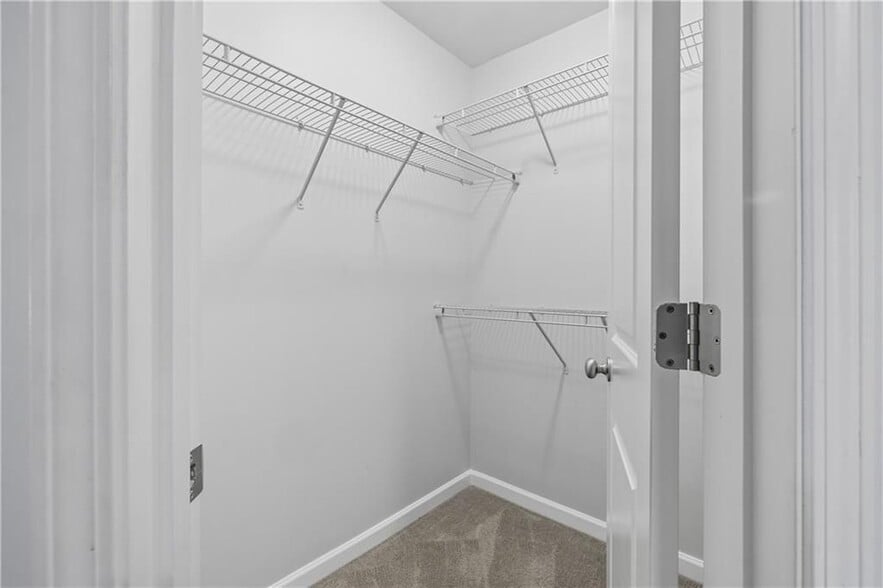 Building Photo - 5038 Longview Walk