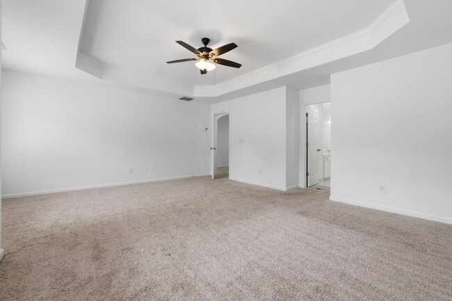 Building Photo - Spacious Renovated Home on a Quiet Cul-de-Sac Single-family · Professionally managed · Move-in ready