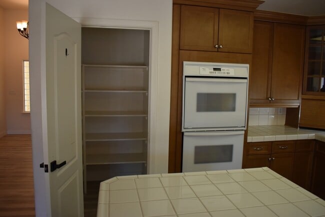 Building Photo - 6310 Diamond Ct
