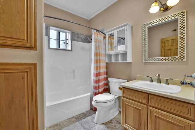 Building Photo - 6674 Chantilly Pl