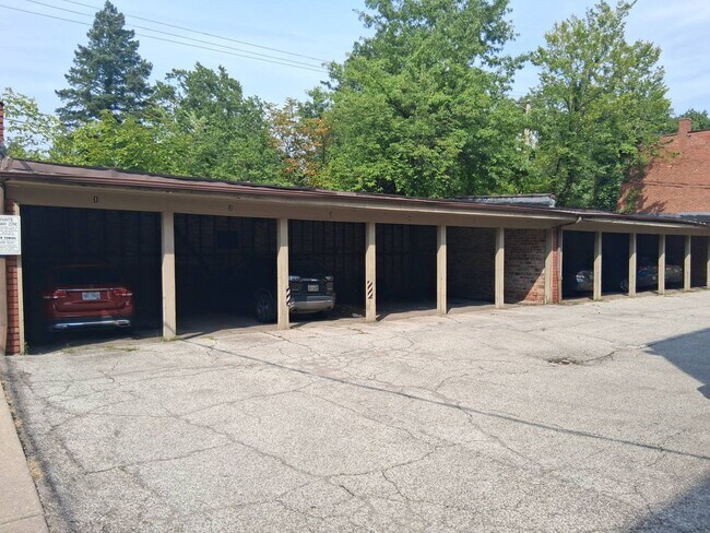 Building Photo - 2469 Overlook Rd