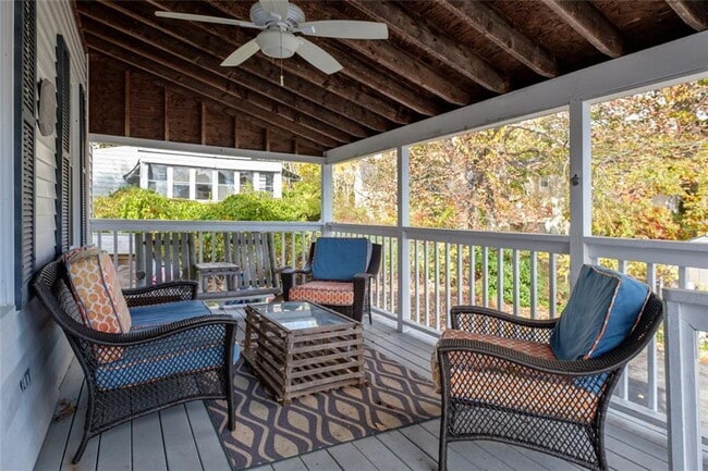 Building Photo - Winter Rental, Spacious Coastal Retreat Ju...