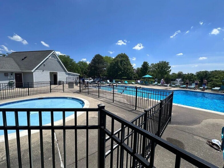 Building Photo - 1200 Churchill Ct