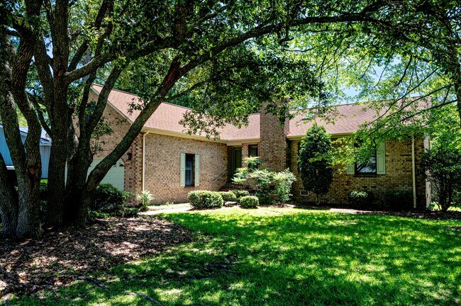 Building Photo - 5722 Gondolier Dr
