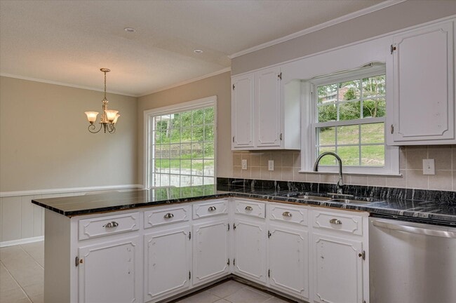 Building Photo - 986 Campbellton Dr