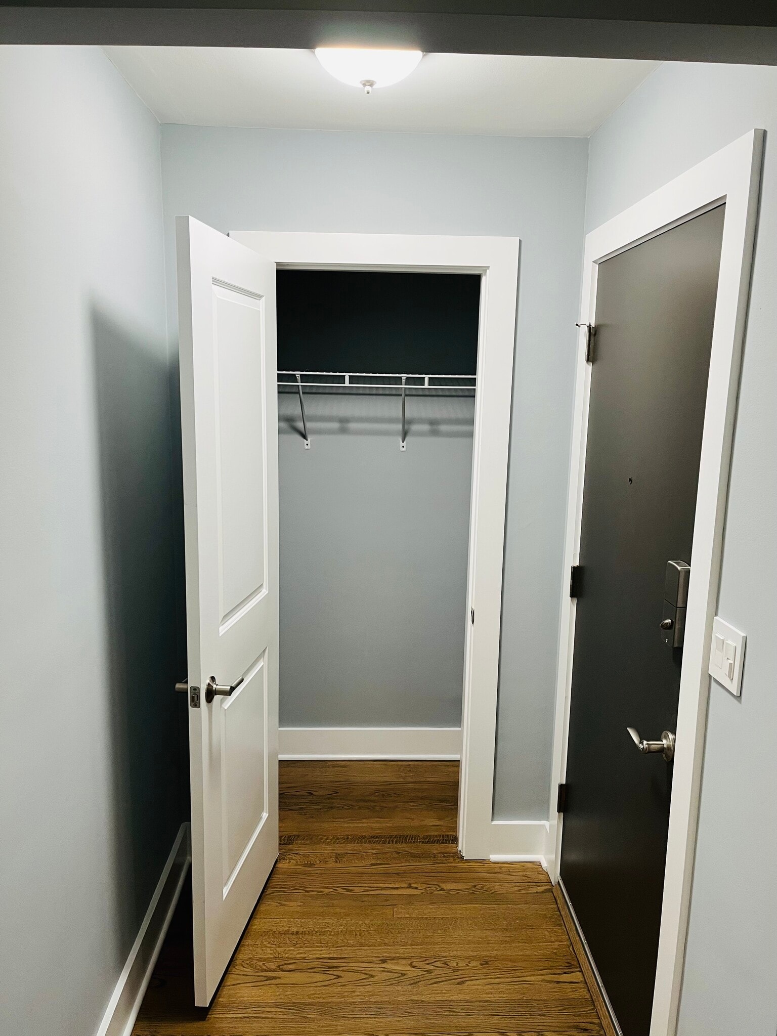 Building Photo - 8212 Kilpatrick Ave