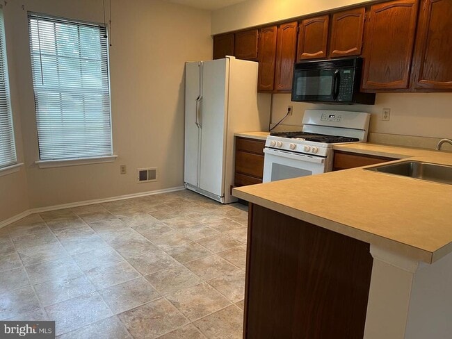 Building Photo - 17 Banbury Ct