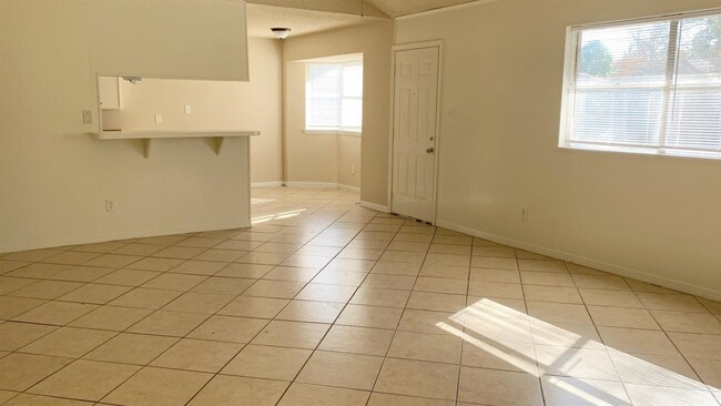 Building Photo - 6811 Winding Trace Dr