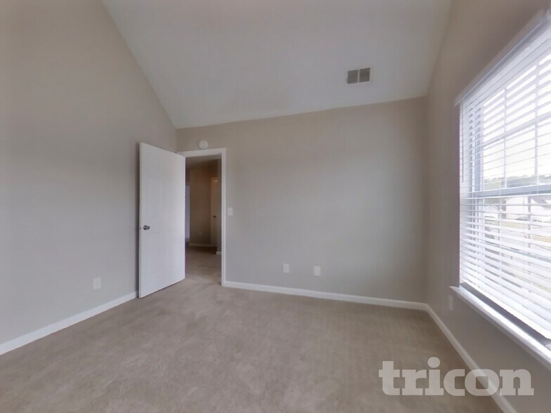 Building Photo - 6010 Horseshoe Ln