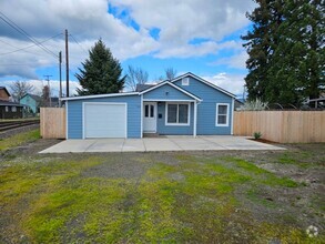 Building Photo - 3Bd/1.5Ba Single Story Home-For Viewing!