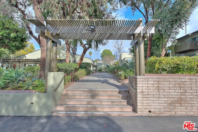 Building Photo - 4822 Hollow Corner Rd