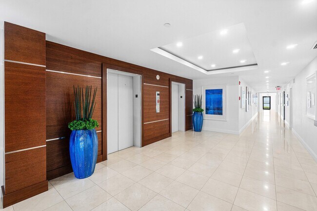 Building Photo - 3009 S Ocean Blvd