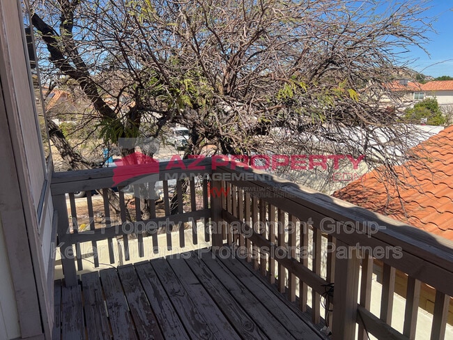 Building Photo - 1653 E Villa Maria Dr