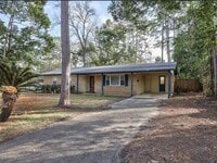 Building Photo - 4 Bed/3 Bath home located near Midtown!
