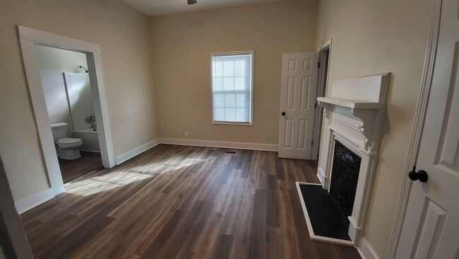 Building Photo - 500 Carthage Rd