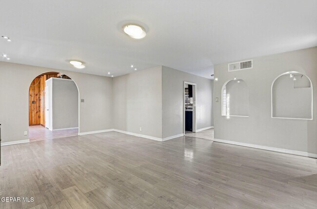 Building Photo - 4312 Wallington Dr