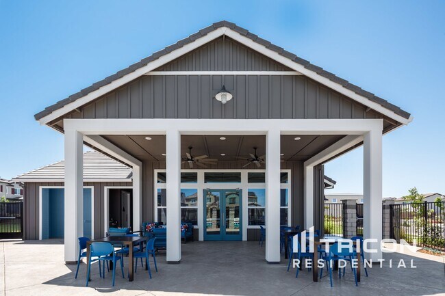 Building Photo - 2075 Comstock Ln