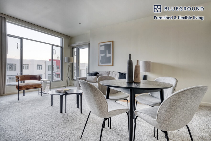 Building Photo - 2865 Park Blvd