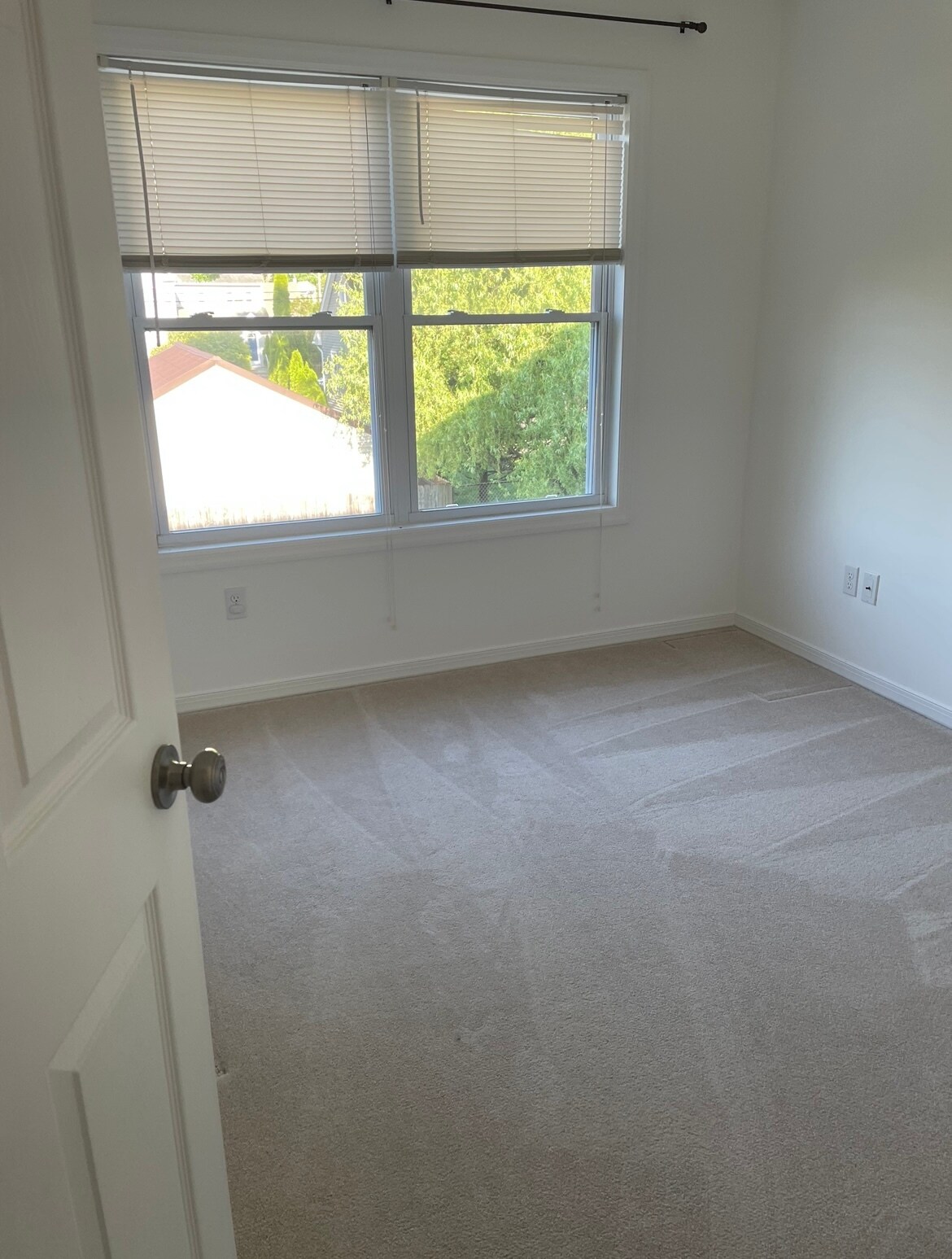 Building Photo - 124 S 15th Ave