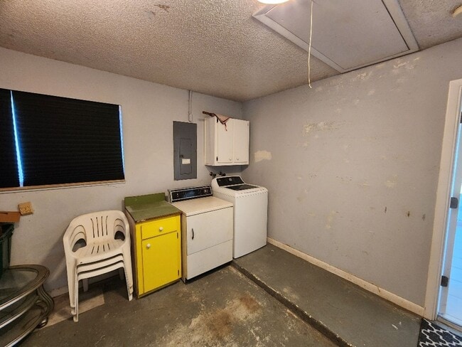 Building Photo - 4513 Saxon Dr