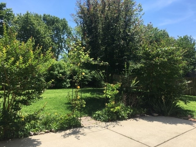 Building Photo - 2120 Loudenslager Dr
