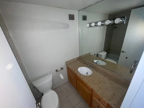 Building Photo - 233 E Erie St