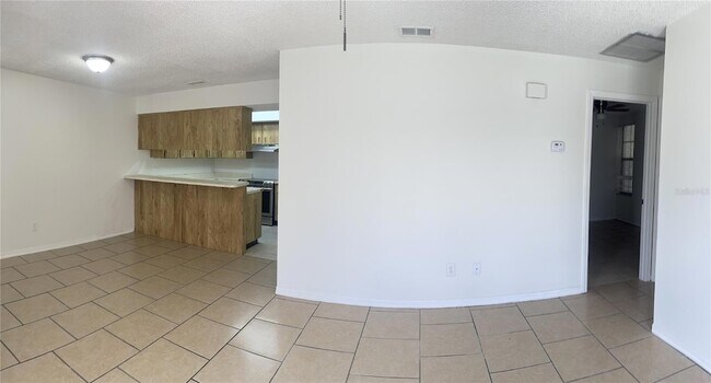 Building Photo - 3255 Bloomingdale Villas Ct