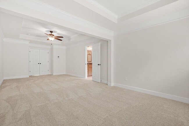 Building Photo - 2550 Sibley Dr
