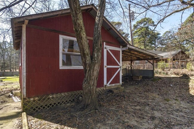 Building Photo - 2014 W Lakeview