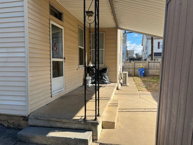 Building Photo - 127-129 N Catherine St