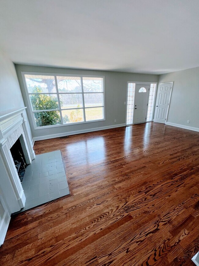 Building Photo - 4 Bedroom Home in Campbell County