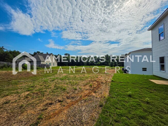 Building Photo - 105 Park Dr S
