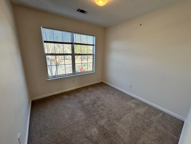 Building Photo - 282 Swaying Pine Ct