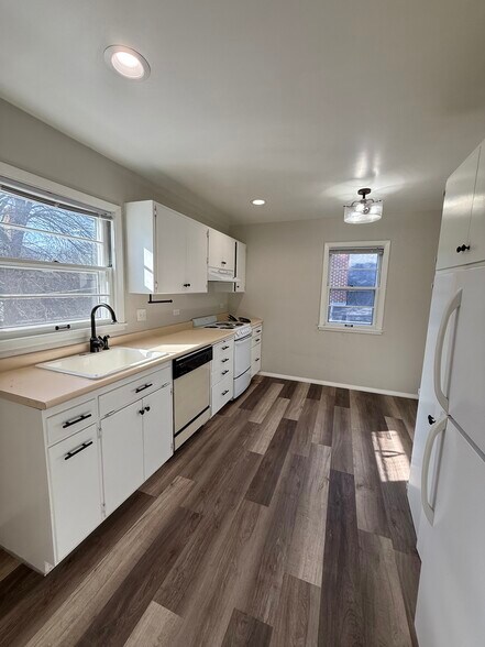 Kitchen - 1009 9th St S