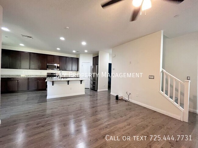 Building Photo - 2 STORY 3 BEDROOM 2.5 BATH + LOFT HOME IN ...