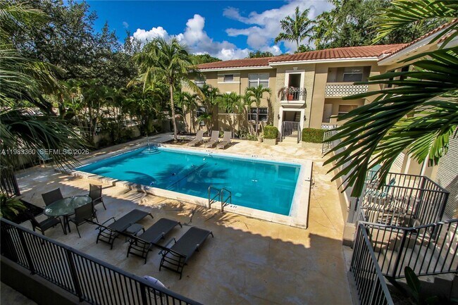 Building Photo - 125 Edgewater Dr