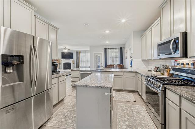 Building Photo - 10920 Canyon Mine Dr