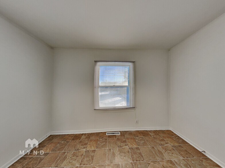 Building Photo - 2021 N Drexel Ave