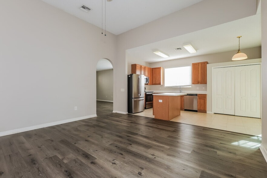 Building Photo - 22842 Marsh Wren Dr