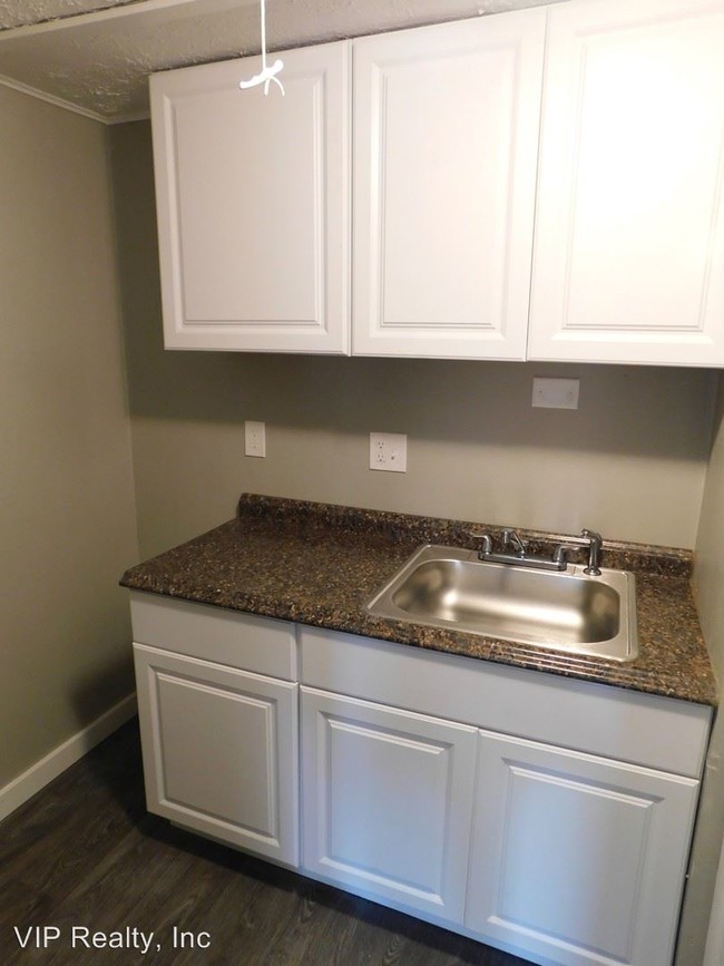 Building Photo - 5459-5495 Red Bird Ct