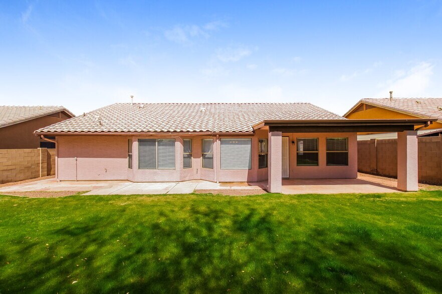 Building Photo - 6115 W Park View Ln